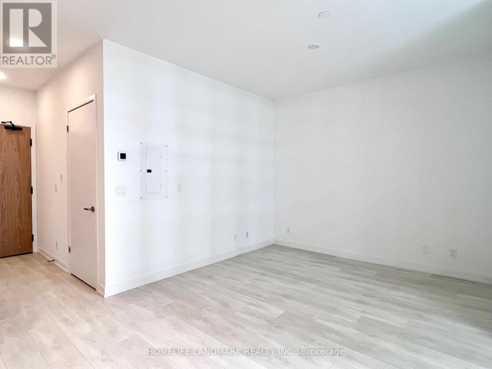 605 - 8 Beverley Glen Boulevard, Vaughan (Beverley Glen), Ontario  L4J 0L5 - Photo 5 - N13619602