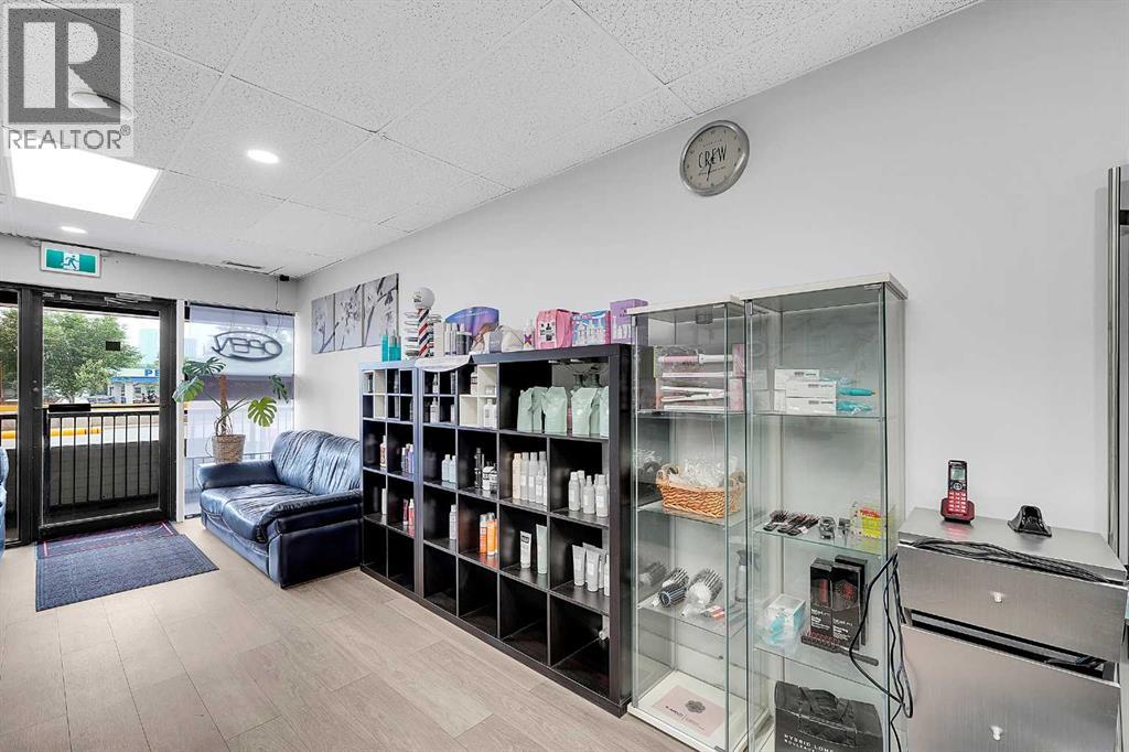 222 16 Avenue NE, Calgary, Alberta  T2E 1J8 - Photo 9 - A2326355