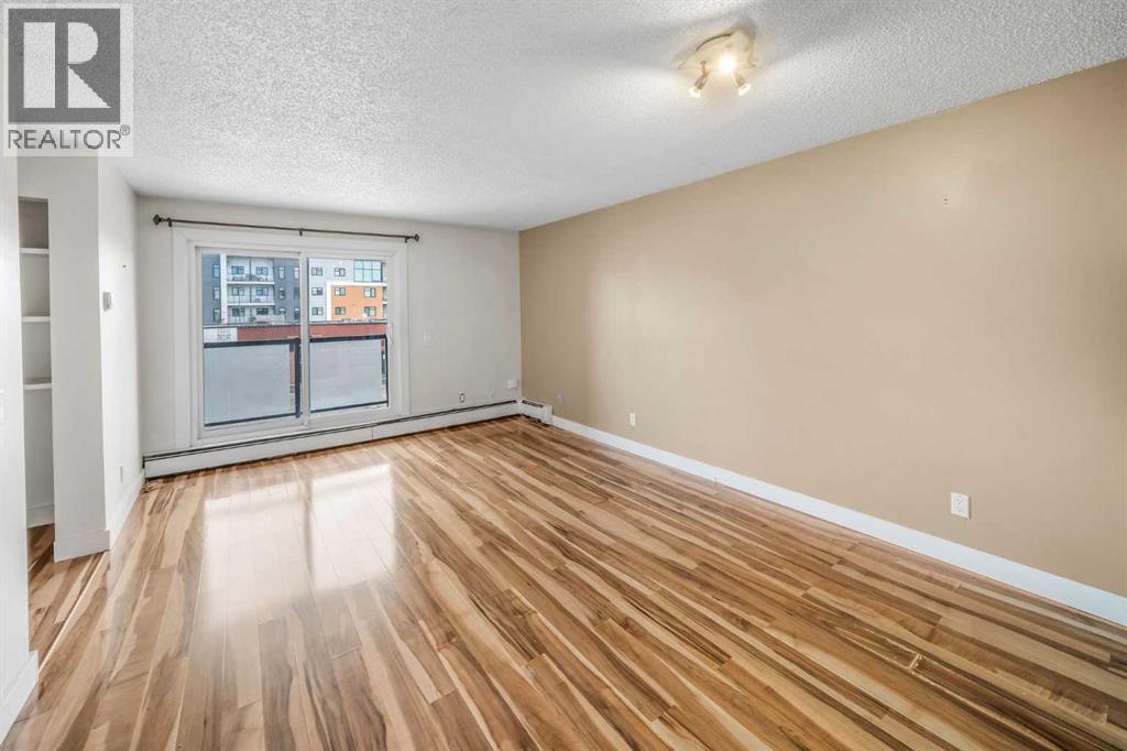 303, 1915 26 Street SW, Calgary, Alberta  T3E 2A2 - Photo 3 - A2293531