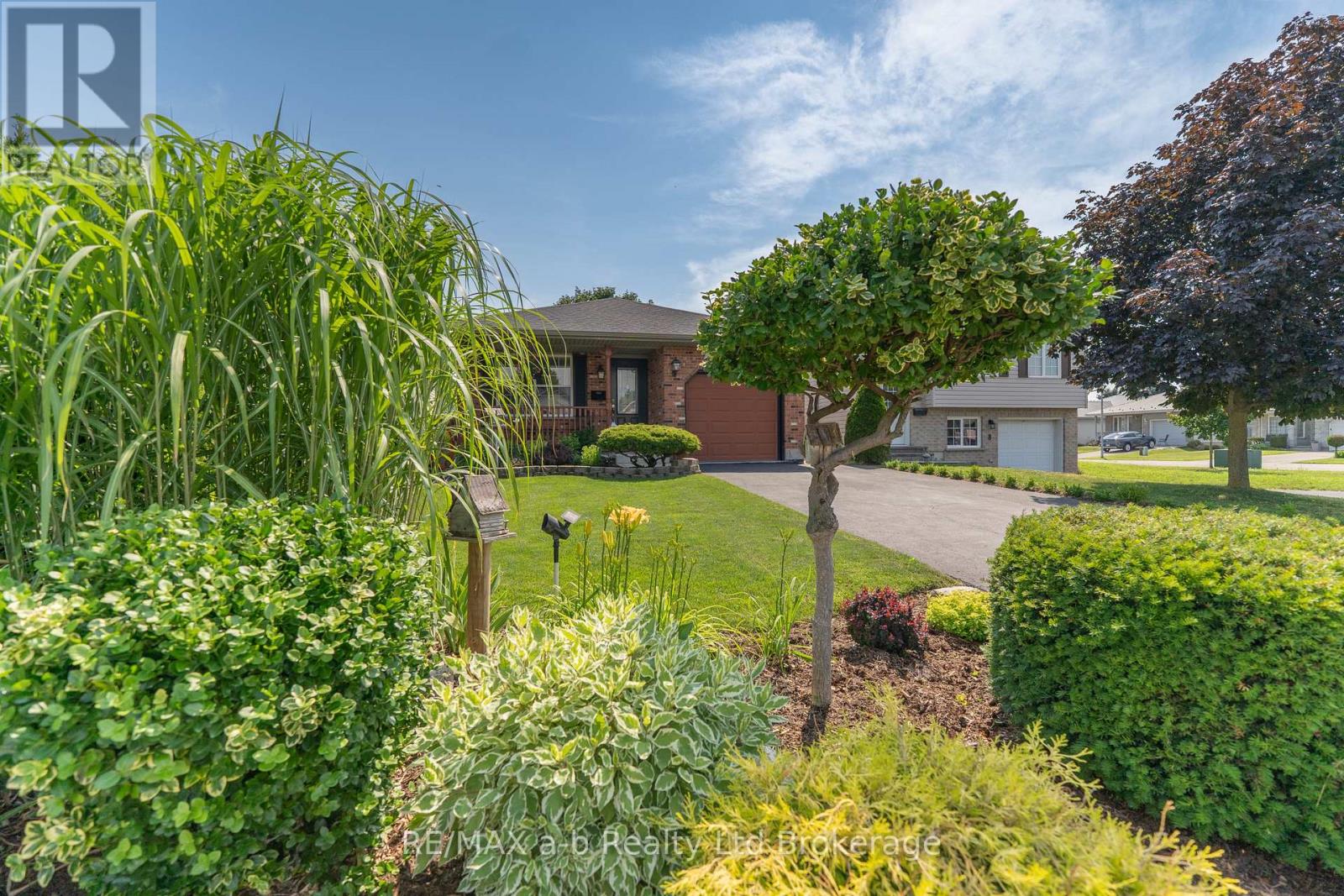 10 Peach Street, Tillsonburg, Ontario  N4G 5N8 - Photo 4 - X13575290