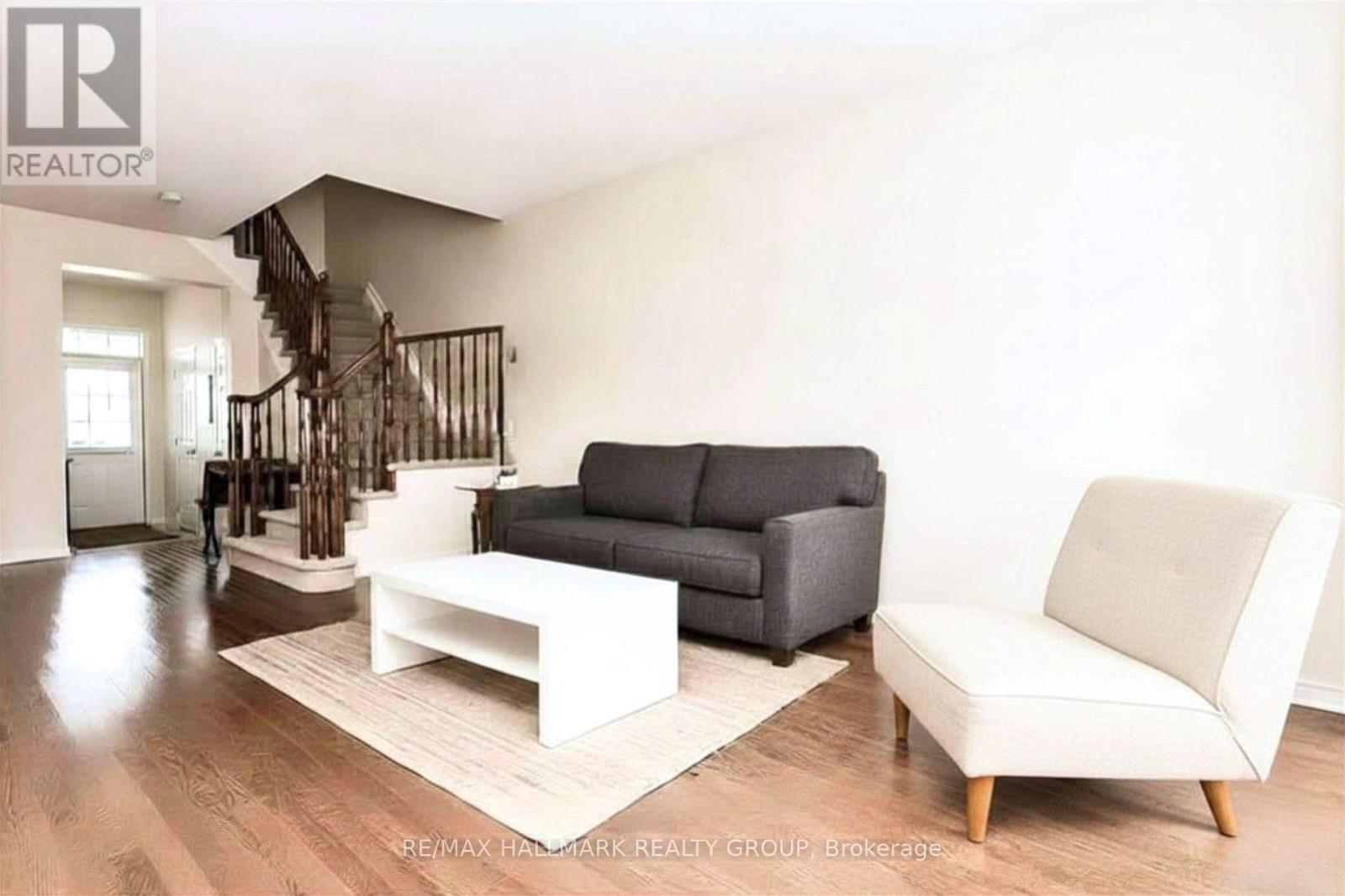 565 Pepperville Crescent, Ottawa, Ontario  K2M 0E6 - Photo 4 - X13619510