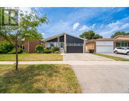 90 PECKHAM AVENUE, Toronto, Ontario