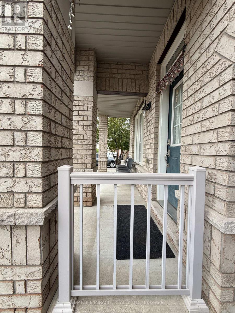 20 Country Ridge Court, Brampton, Ontario  L6P 3S2 - Photo 6 - W13619712