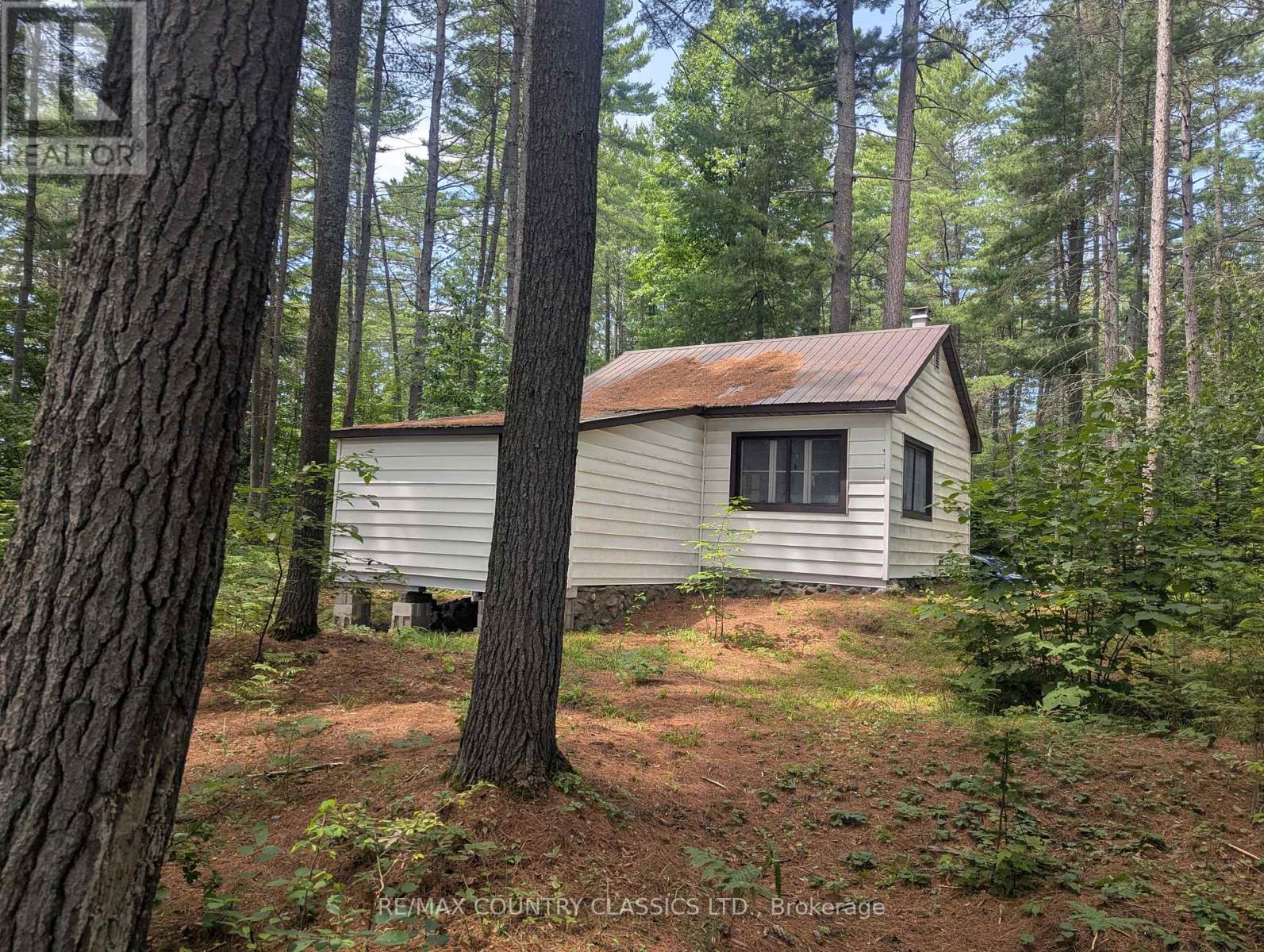 22 SWAN LANE, Madawaska Valley, Ontario