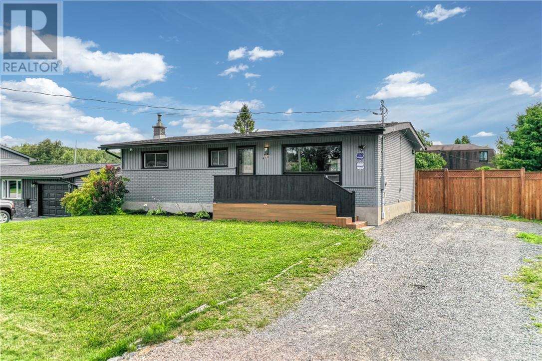 413 Raymond Crescent, Azilda, Ontario  P0M 1B0 - Photo 2 - 2129538