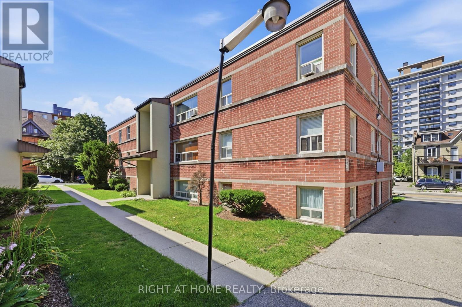 11 - 223 Macnab Street S, Hamilton, Ontario  L8P 3C9 - Photo 5 - X13619900