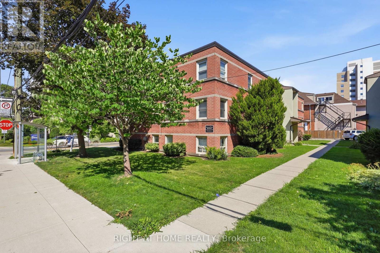 11 - 223 Macnab Street S, Hamilton, Ontario  L8P 3C9 - Photo 8 - X13619900