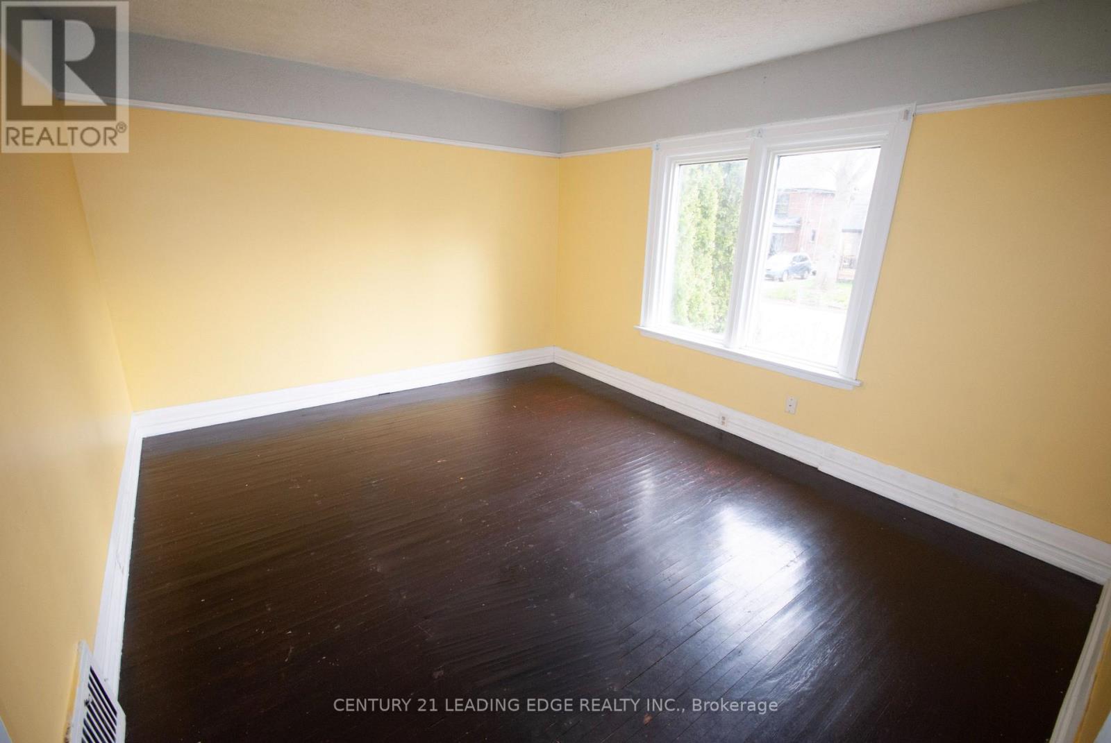 208 Oshawa Boulevard N, Oshawa, Ontario  L1G 5S9 - Photo 10 - E13603832