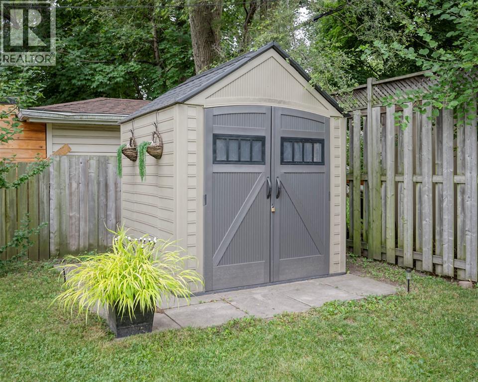 1049 INDIAN ROAD North Sarnia Ontario Canada N7V4C4 4