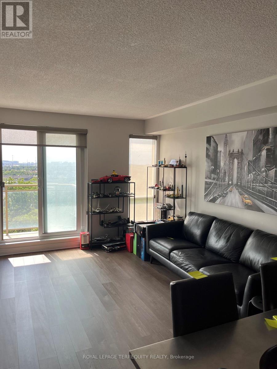 901 - 399 South Park Road, Markham (Commerce Valley), Ontario  L3T 7W6 - Photo 3 - N13620002