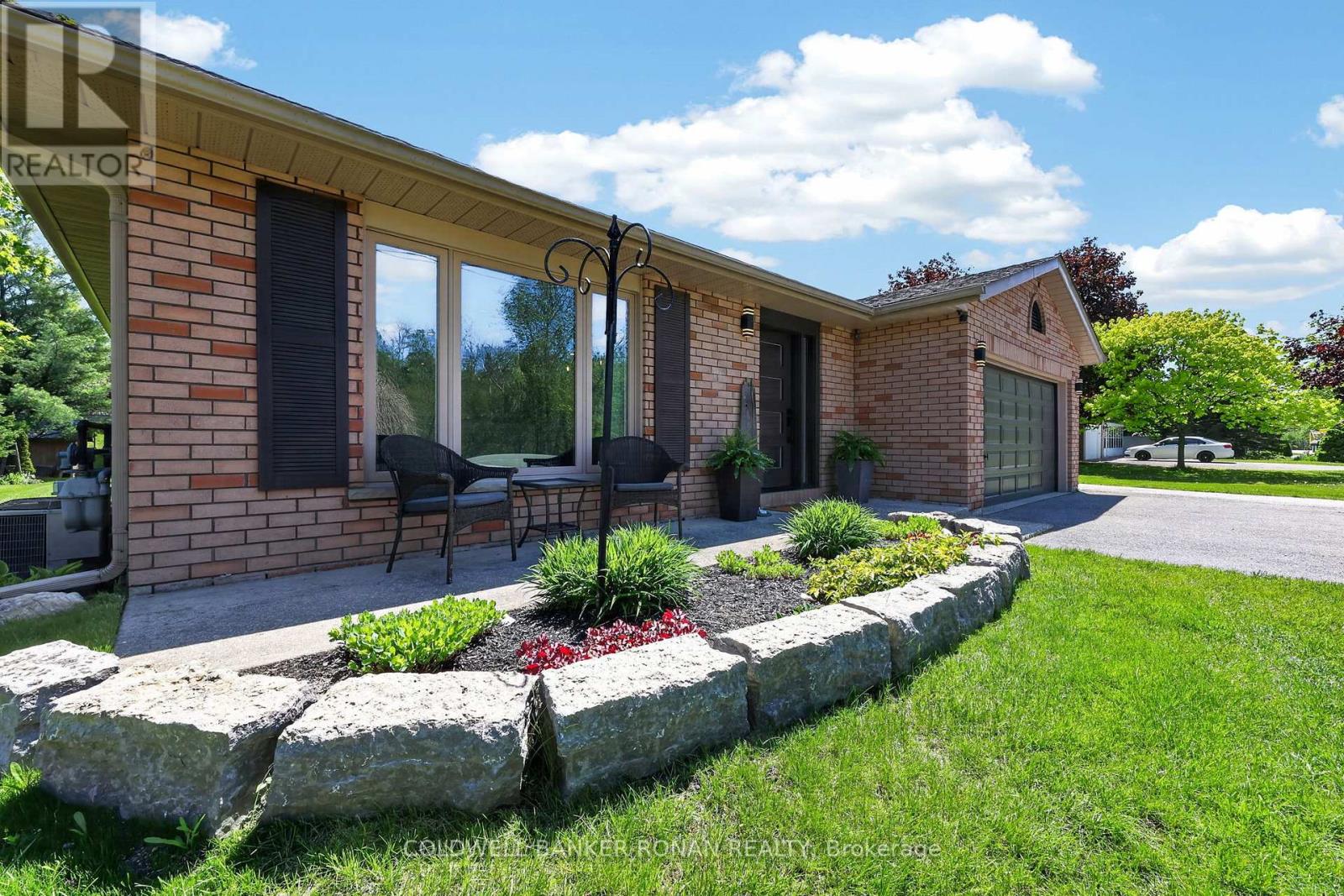 1959 Snow Valley Road, Springwater, Ontario  L0L 1Y3 - Photo 4 - S13595268