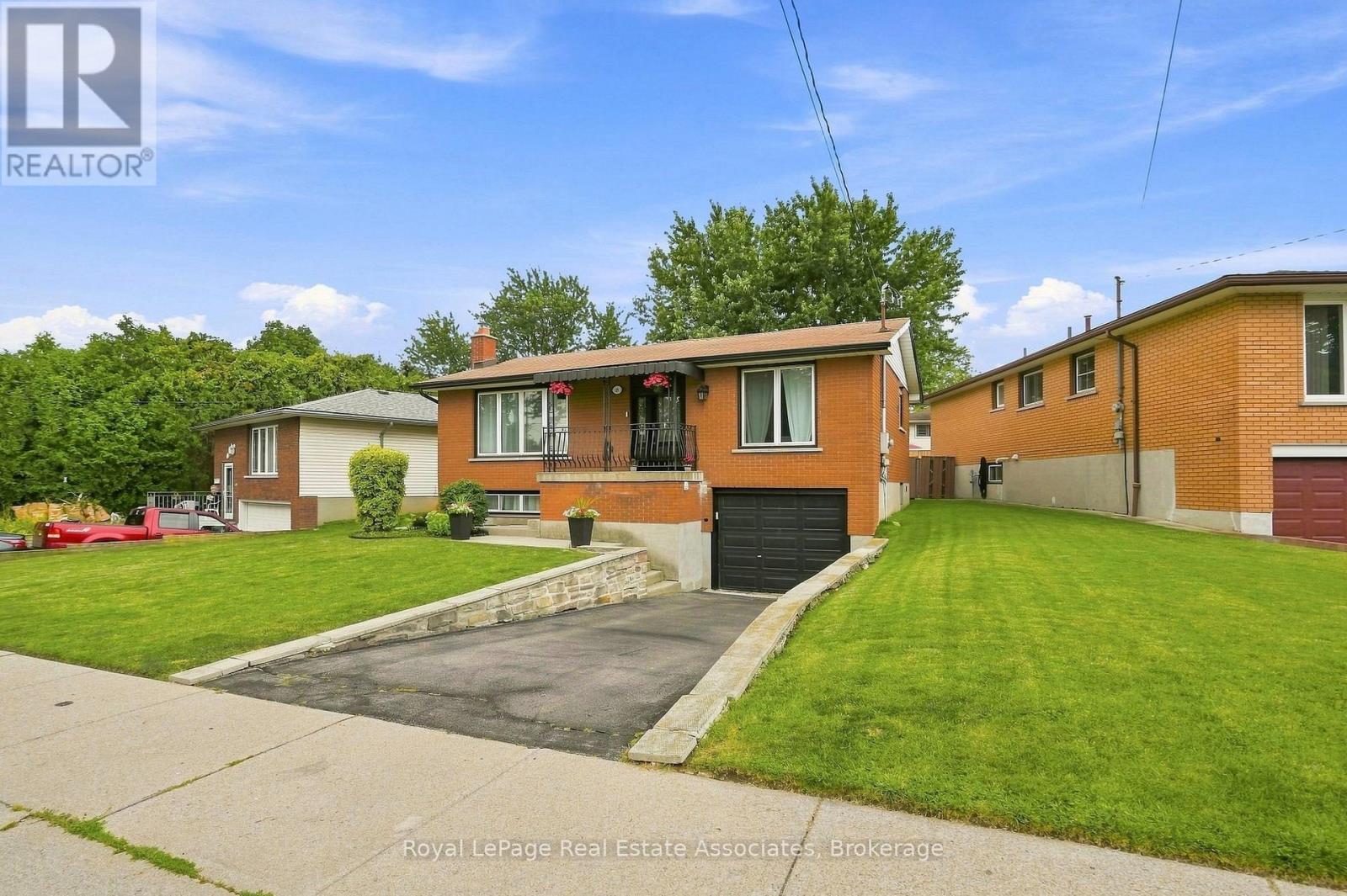 15 Quay Court, Hamilton, Ontario  L8W 1R2 - Photo 2 - X13620070