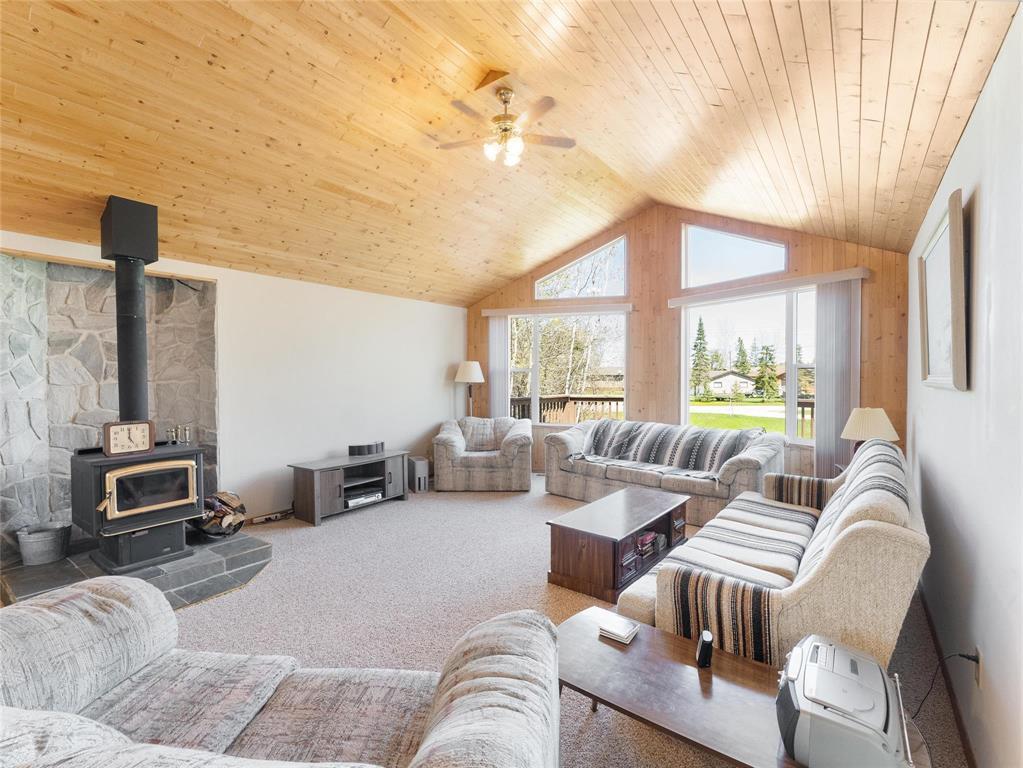 21 Black Bear Crescent, Lac Du Bonnet Rm, Manitoba  R0E 1A0 - Photo 9 - 202618914