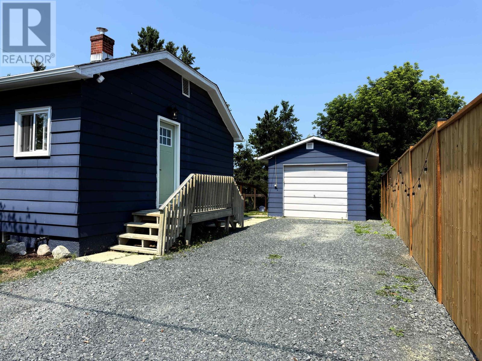 36 Robert St, Sioux Lookout, Ontario  P8T 1C8 - Photo 3 - TB2602162