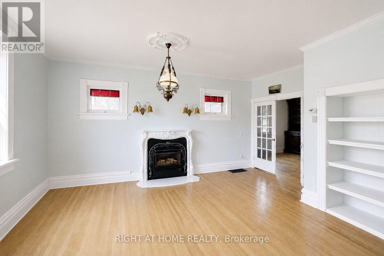 402 Lambton Street E, West Grey, Ontario  N0G 1R0 - Photo 6 - X13166452