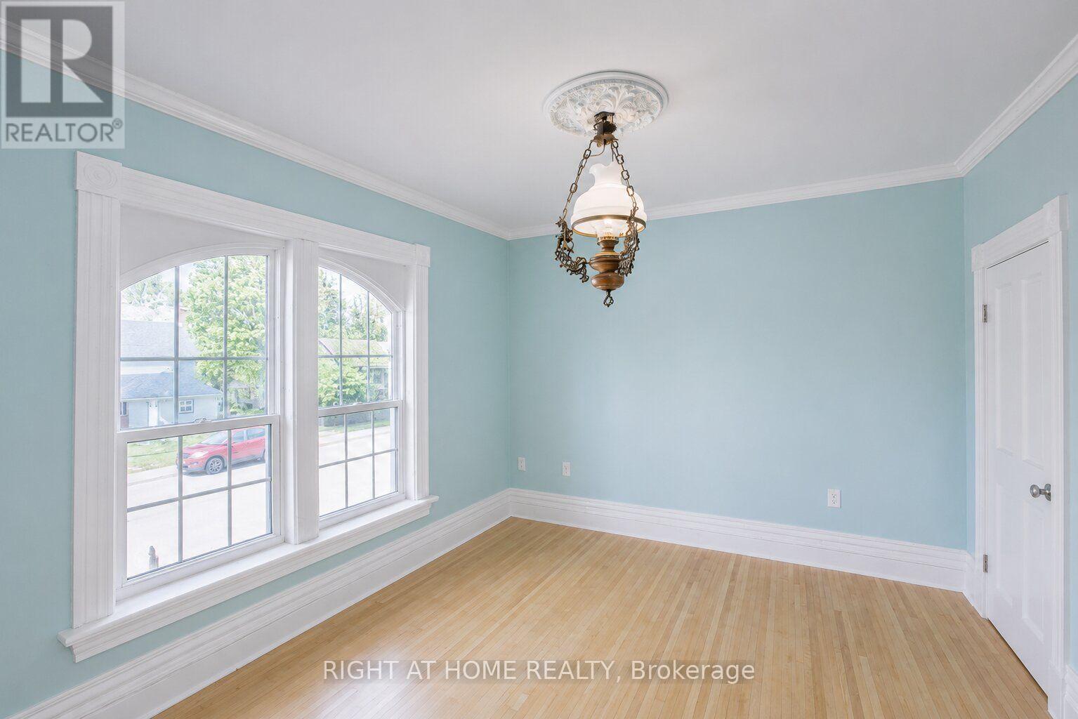 402 Lambton Street E, West Grey, Ontario  N0G 1R0 - Photo 24 - X13166452