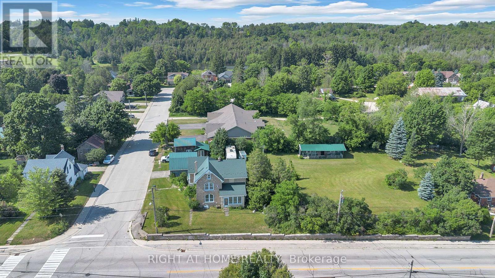 402 Lambton Street E, West Grey, Ontario  N0G 1R0 - Photo 41 - X13166452