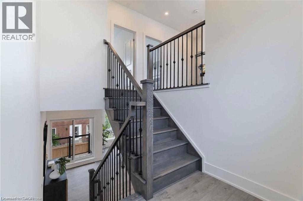 5451 Lakeshore Road Unit# 2, Burlington, Ontario  L7L 1E1 - Photo 7 - 40852199