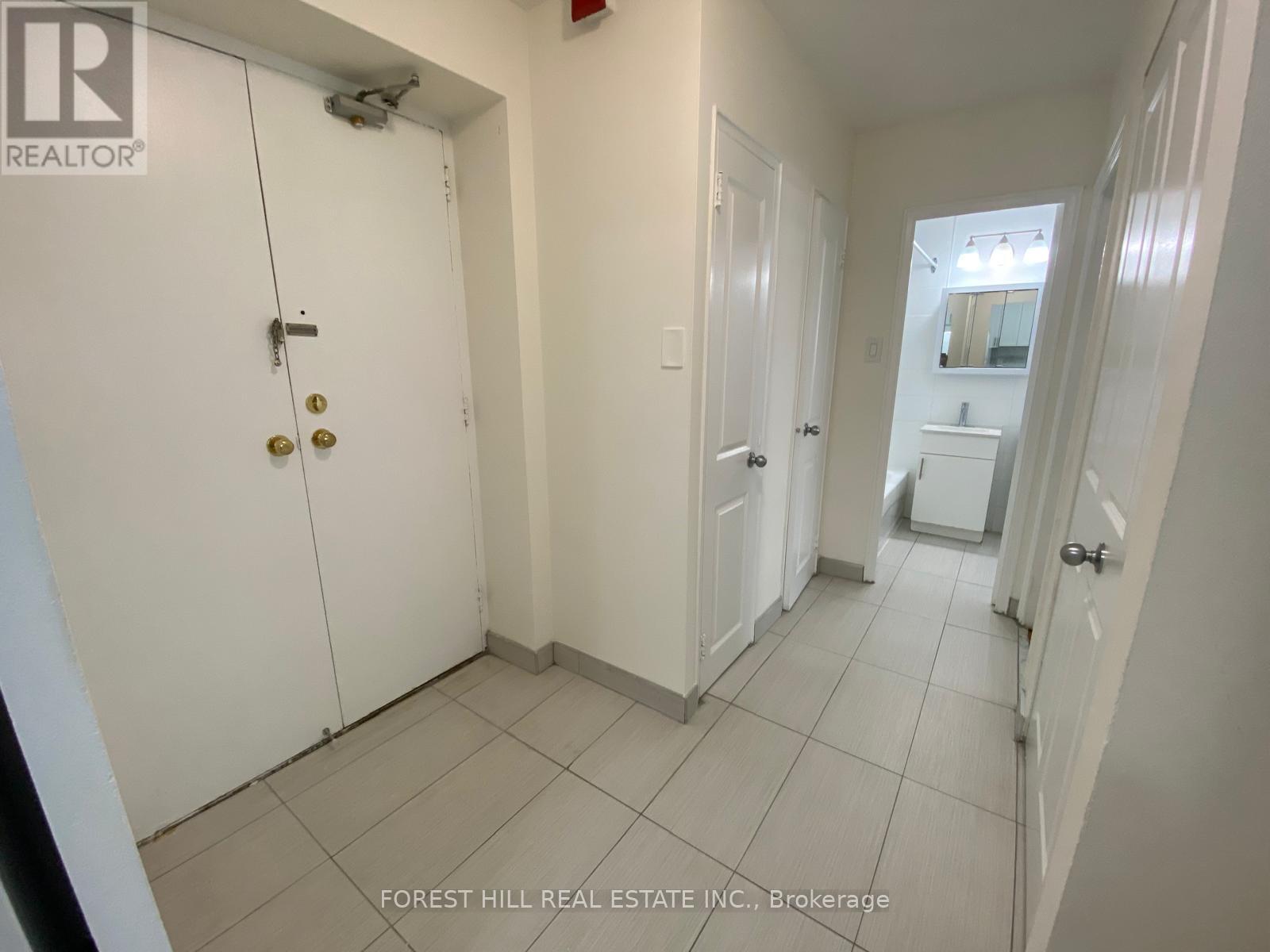 105 - 11 Shallmar Boulevard, Toronto, Ontario  M5N 1J6 - Photo 3 - C13620116