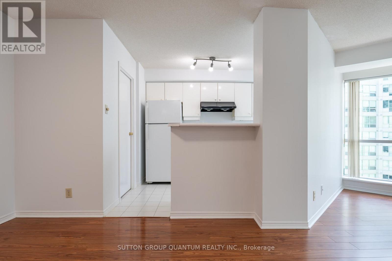 2113 - 10 Yonge Street, Toronto, Ontario  M5E 1R4 - Photo 6 - C13620282