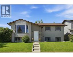 1018 10 Avenue SE, High River, Alberta