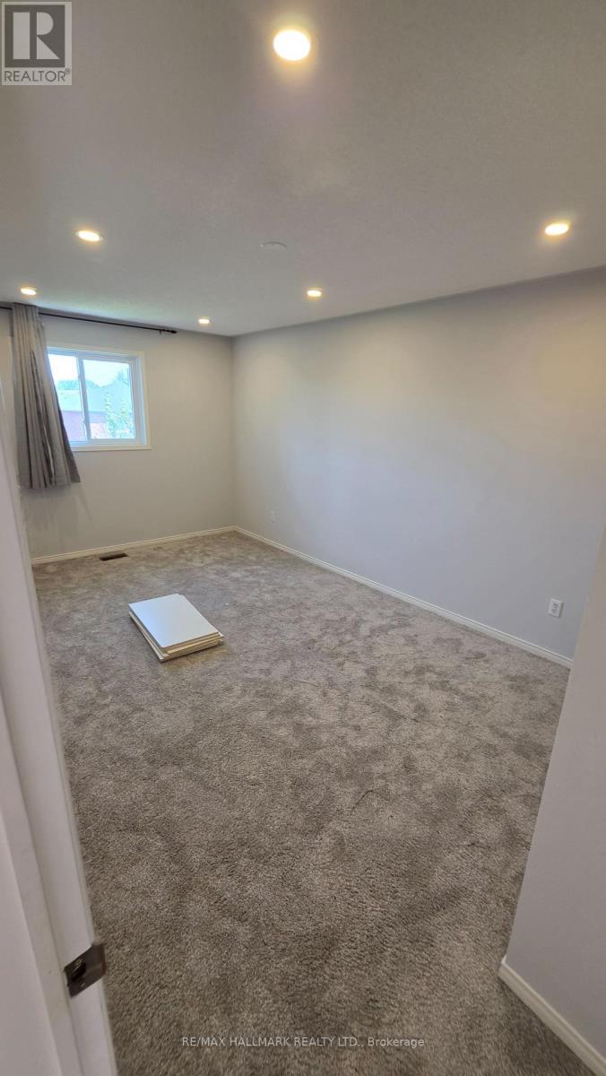 39 Pogson Drive, Whitby, Ontario  L1R 2H9 - Photo 15 - E13620156