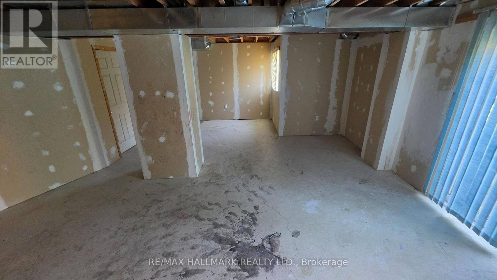 39 Pogson Drive, Whitby, Ontario  L1R 2H9 - Photo 37 - E13620156