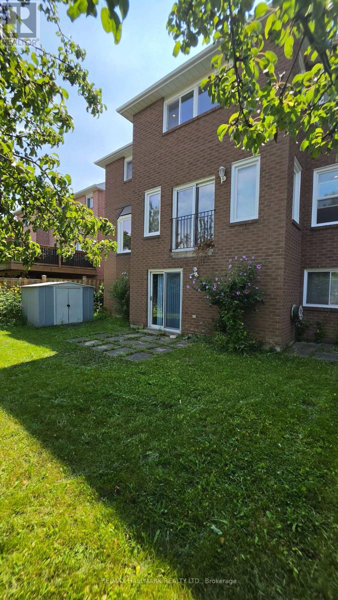 39 Pogson Drive, Whitby, Ontario  L1R 2H9 - Photo 39 - E13620156