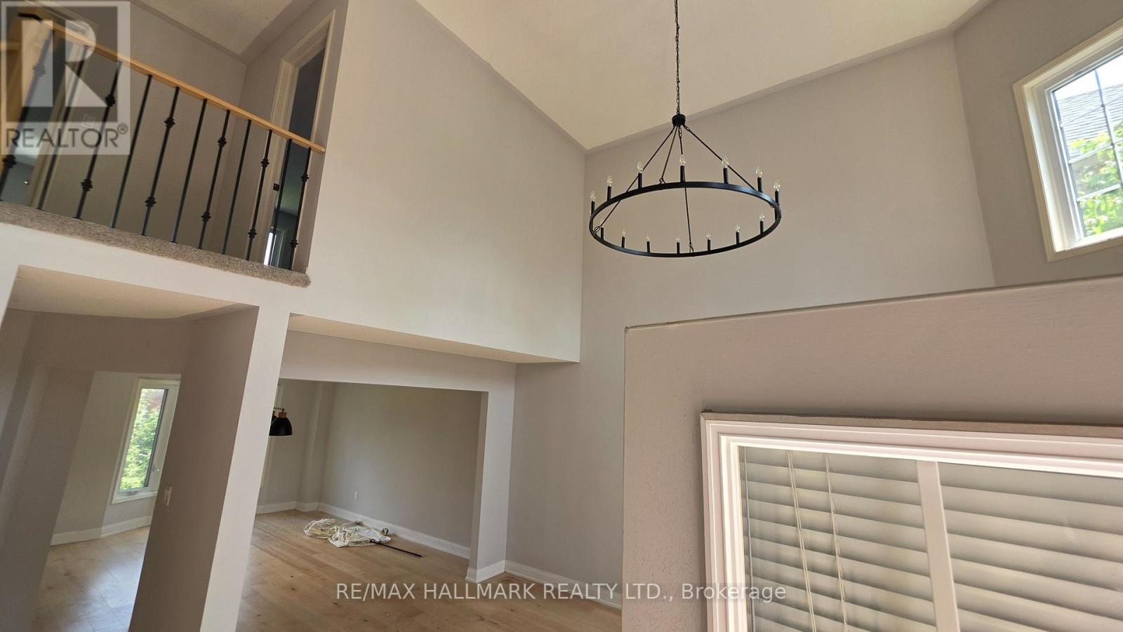 39 Pogson Drive, Whitby, Ontario  L1R 2H9 - Photo 6 - E13620156