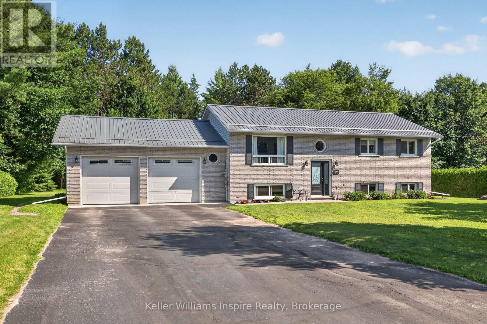12 JAMIE CRESCENT, Petawawa, Ontario