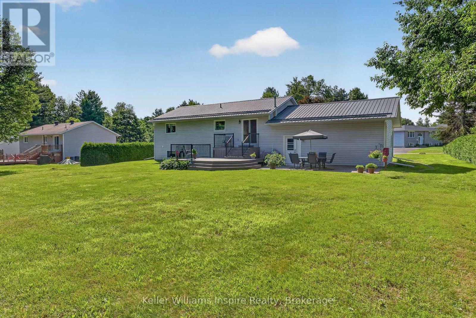 12 Jamie Crescent, Petawawa, Ontario  K8H 3N2 - Photo 4 - X13620394