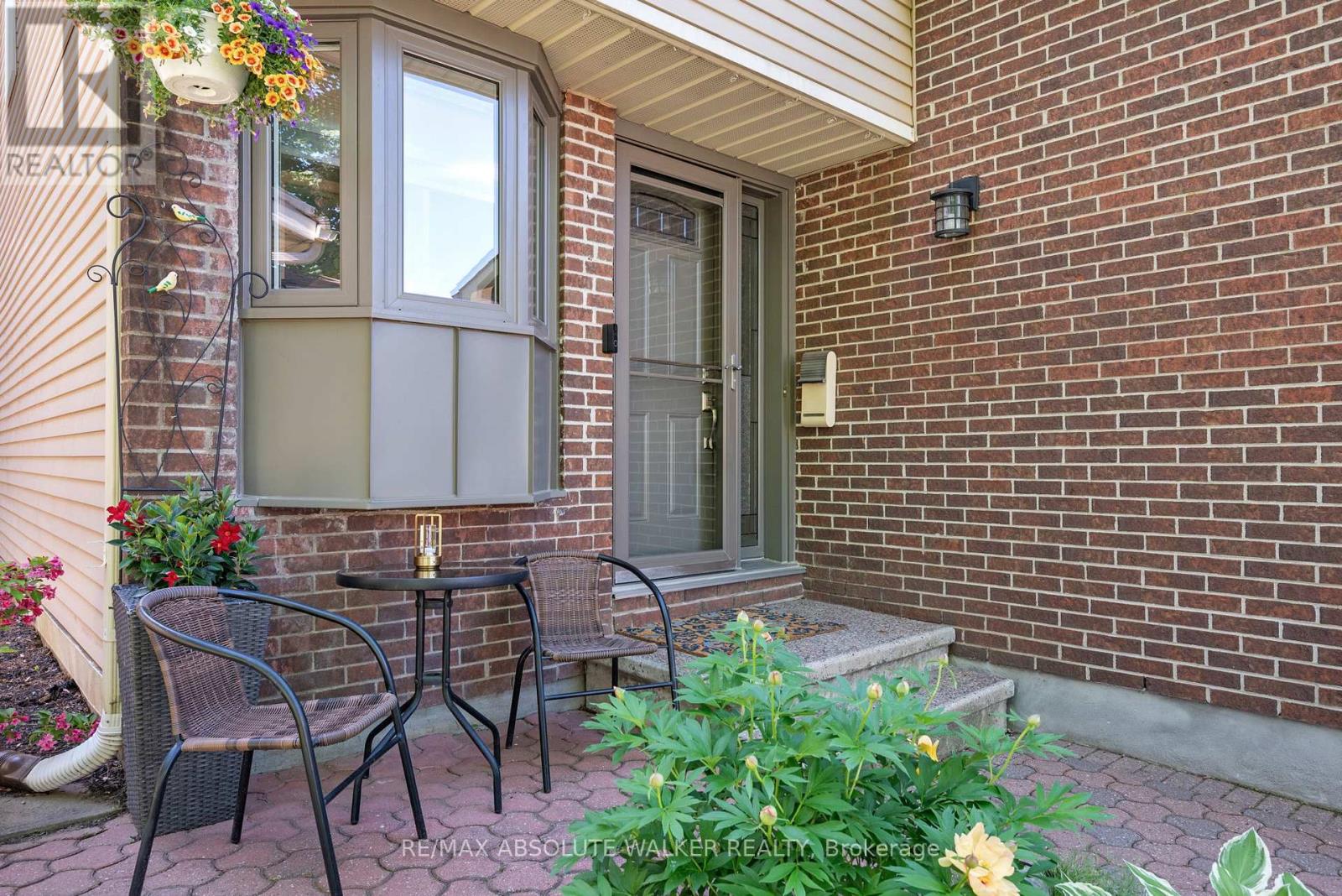 1546 Meadowfield Place, Ottawa, Ontario  K1C 5V9 - Photo 3 - X13620208
