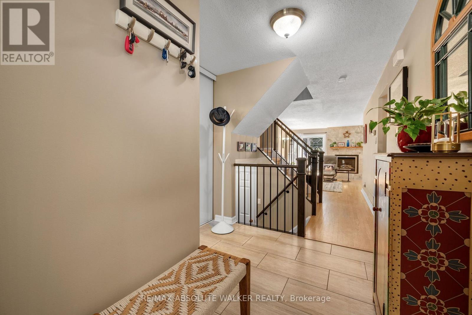 1546 Meadowfield Place, Ottawa, Ontario  K1C 5V9 - Photo 4 - X13620208