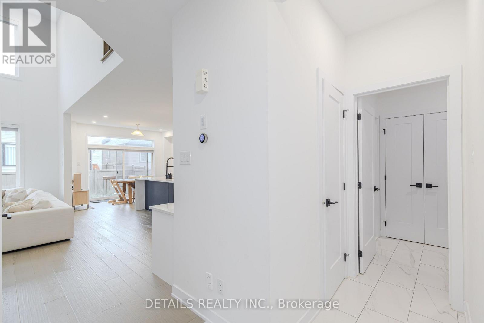 67 Viceroy Mews, Ottawa, Ontario K1X 0J5 - Photo 3 - X13620224
