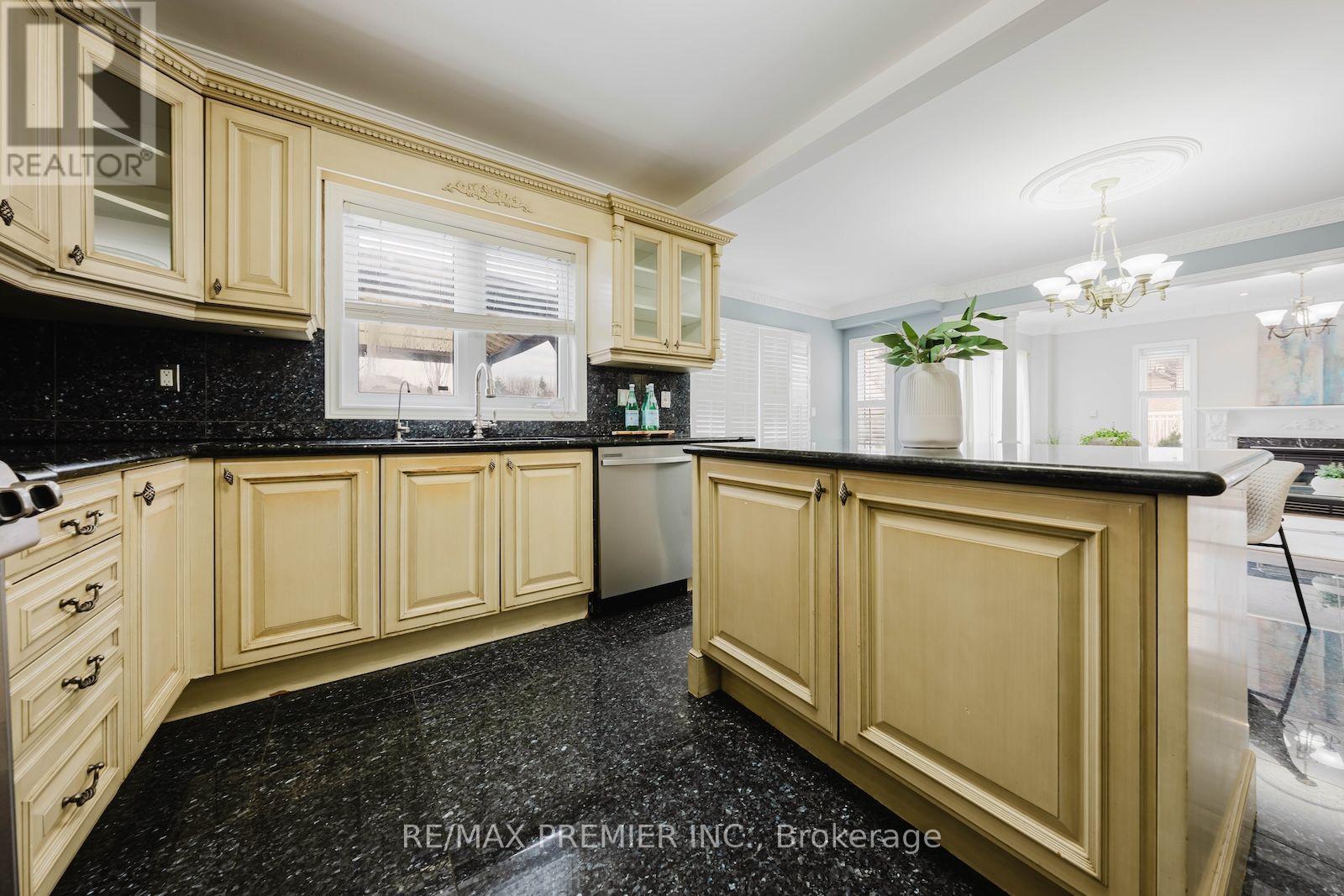 Upper - 16 St Michele Place, Vaughan, Ontario L4H 1H3 - Photo 18 - N13620244