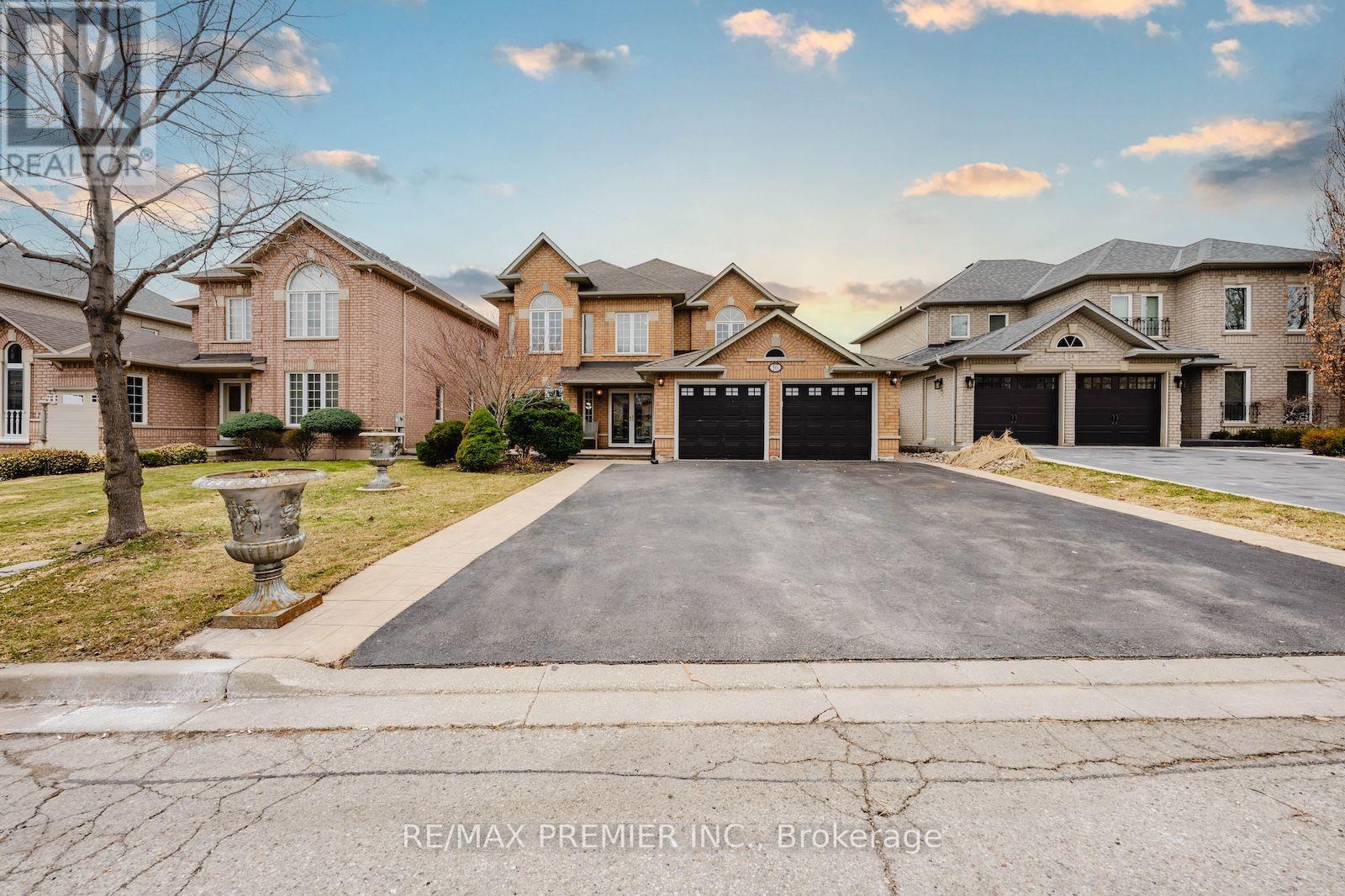 Upper - 16 St Michele Place, Vaughan, Ontario L4H 1H3 - Photo 2 - N13620244