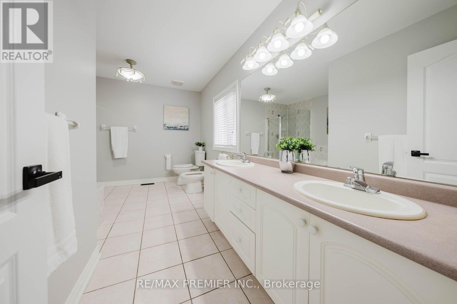 Upper - 16 St Michele Place, Vaughan, Ontario L4H 1H3 - Photo 29 - N13620244