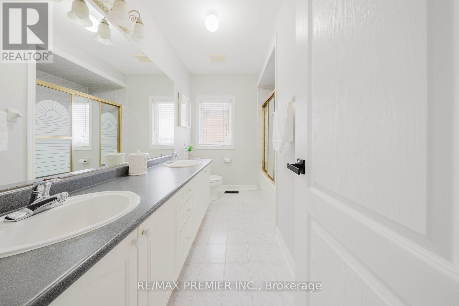 Upper - 16 St Michele Place, Vaughan, Ontario L4H 1H3 - Photo 33 - N13620244