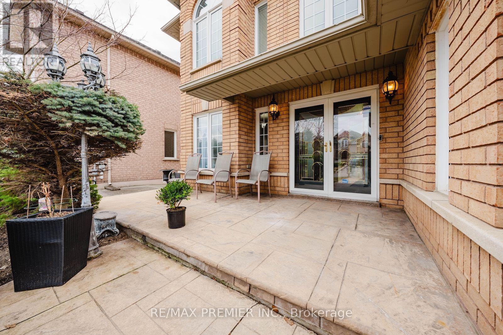 Upper - 16 St Michele Place, Vaughan, Ontario L4H 1H3 - Photo 5 - N13620244