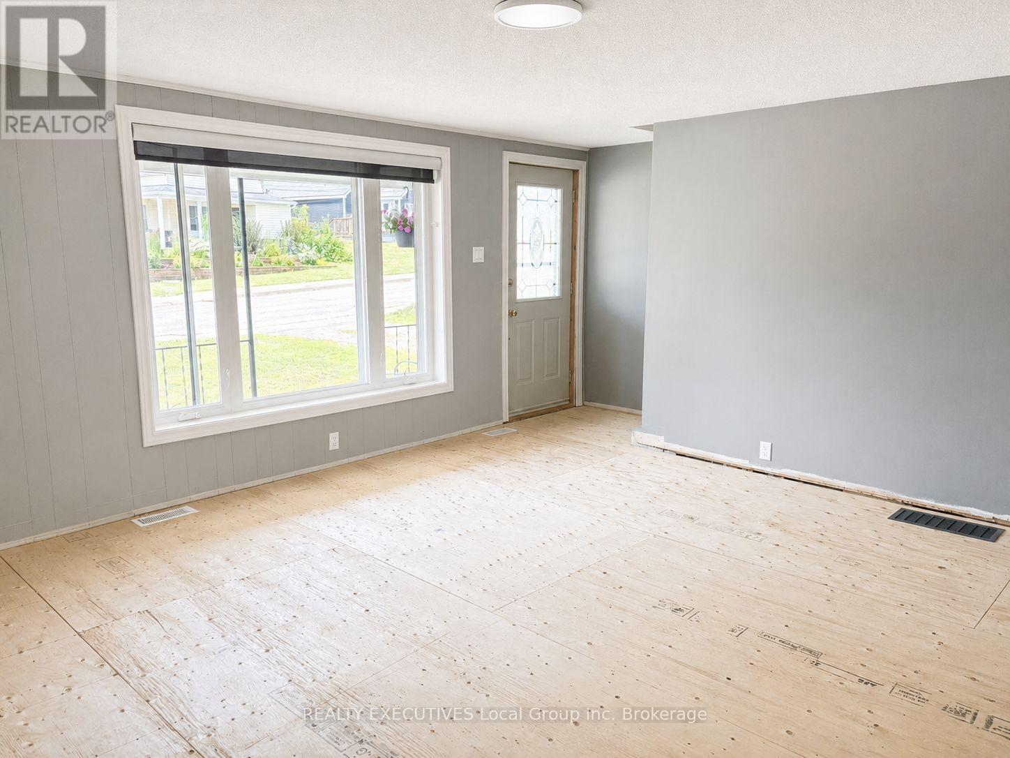 926 Main Street N, Callander, Ontario  P0H 1H0 - Photo 13 - X13620158