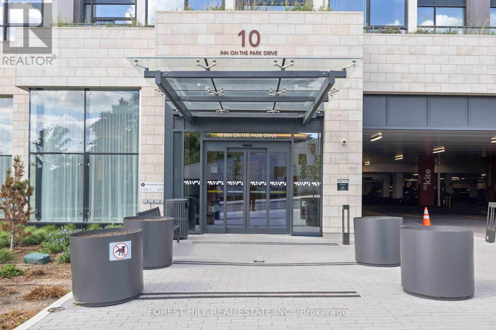 Ph3 - 10 Inn On The Park Drive, Toronto, Ontario M3C 0P9 - Photo 2 - C13445032