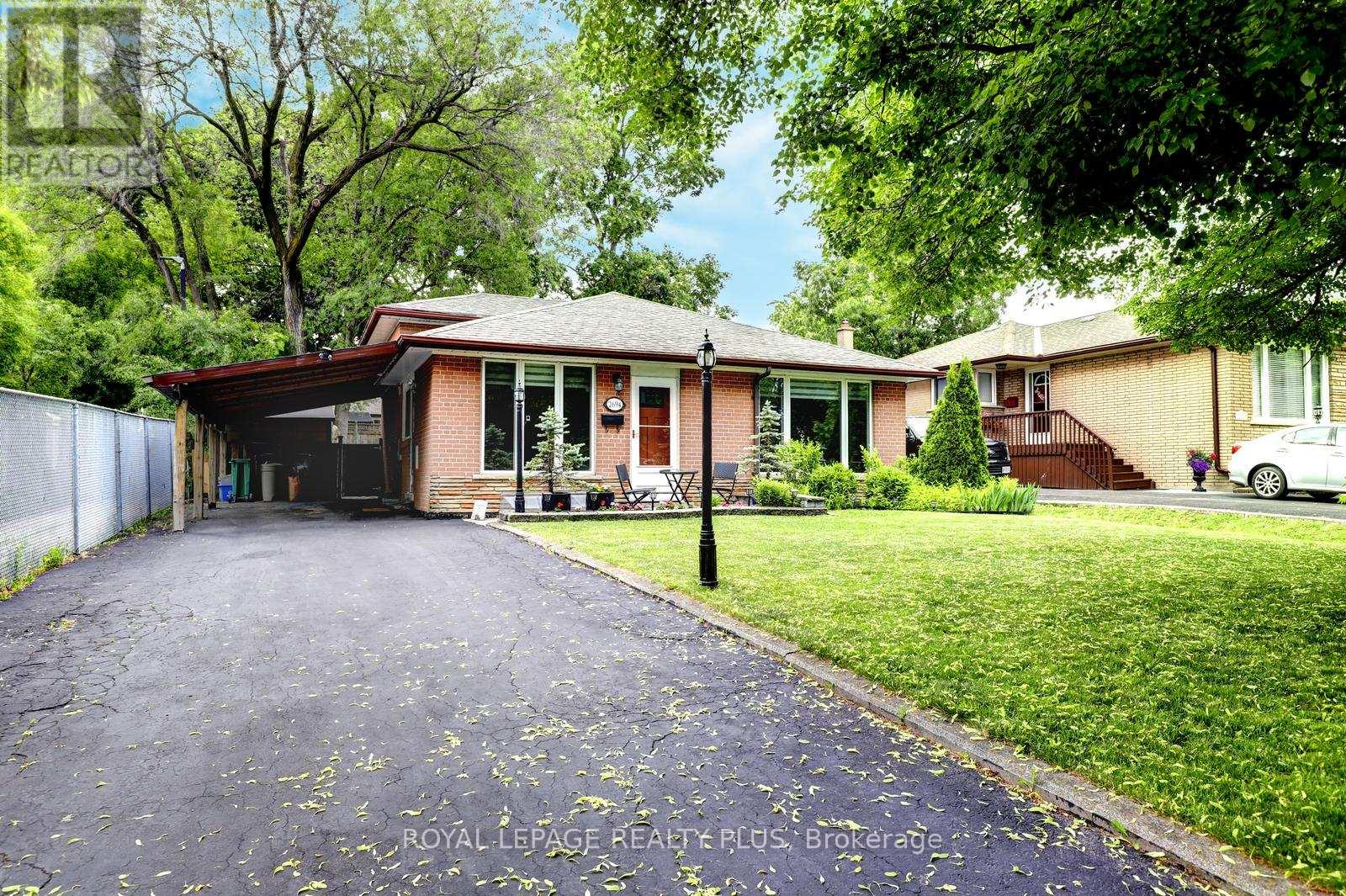 2694 Truscott Drive, Mississauga, Ontario  L5J 2B7 - Photo 3 - W13620336