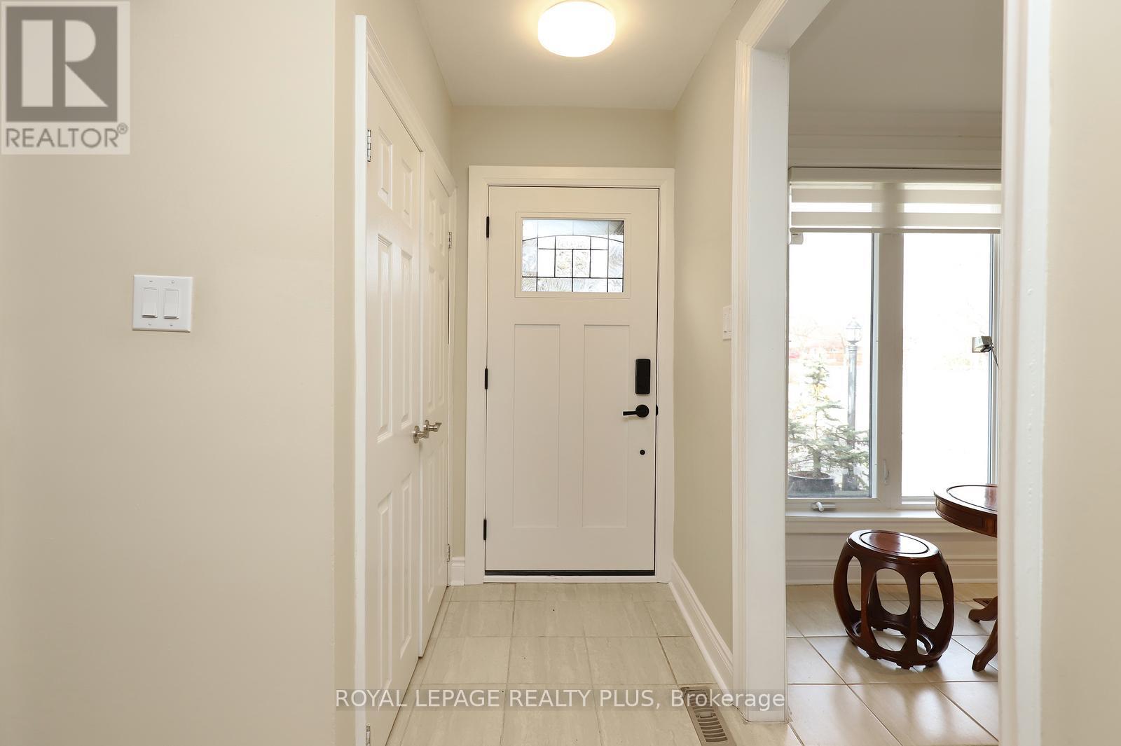 2694 Truscott Drive, Mississauga, Ontario  L5J 2B7 - Photo 5 - W13620336