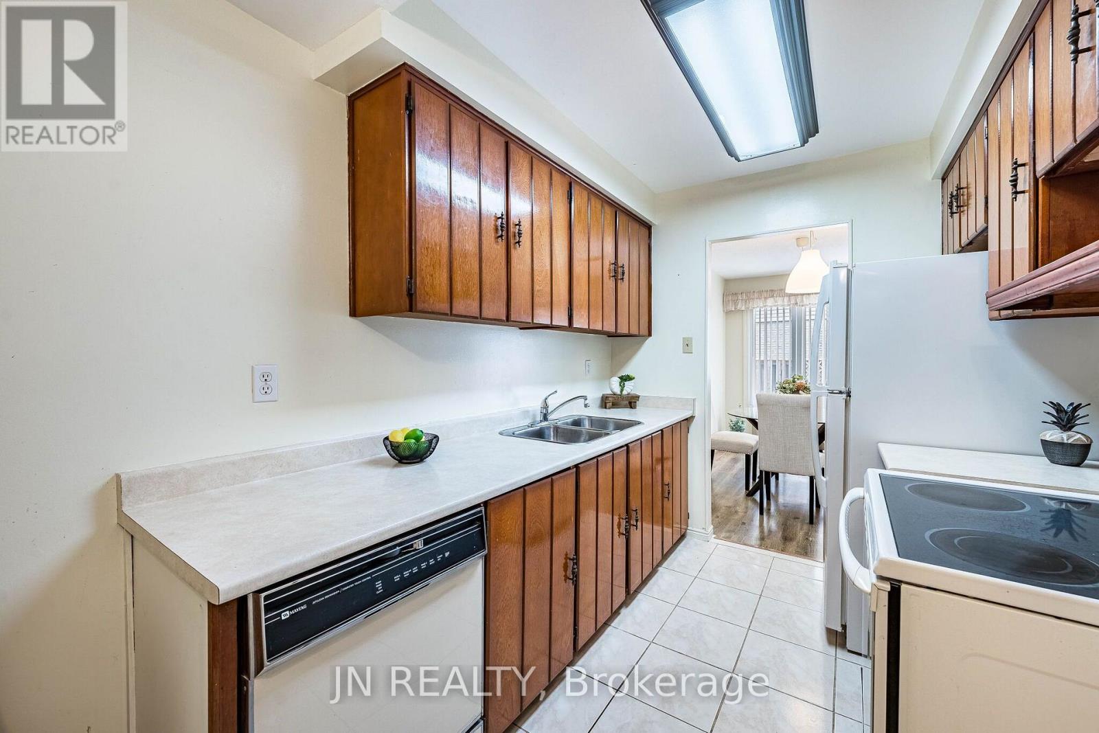 15 Gatwick Lane, Brampton, Ontario L6S 2E4 - Photo 16 - W13620350