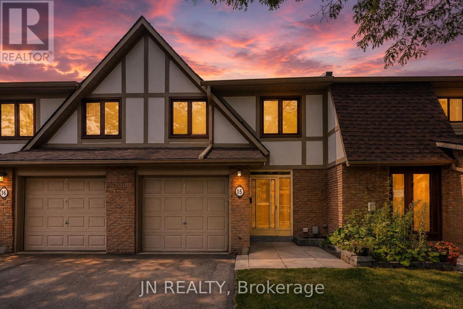 15 Gatwick Lane, Brampton, Ontario L6S 2E4 - Photo 2 - W13620350