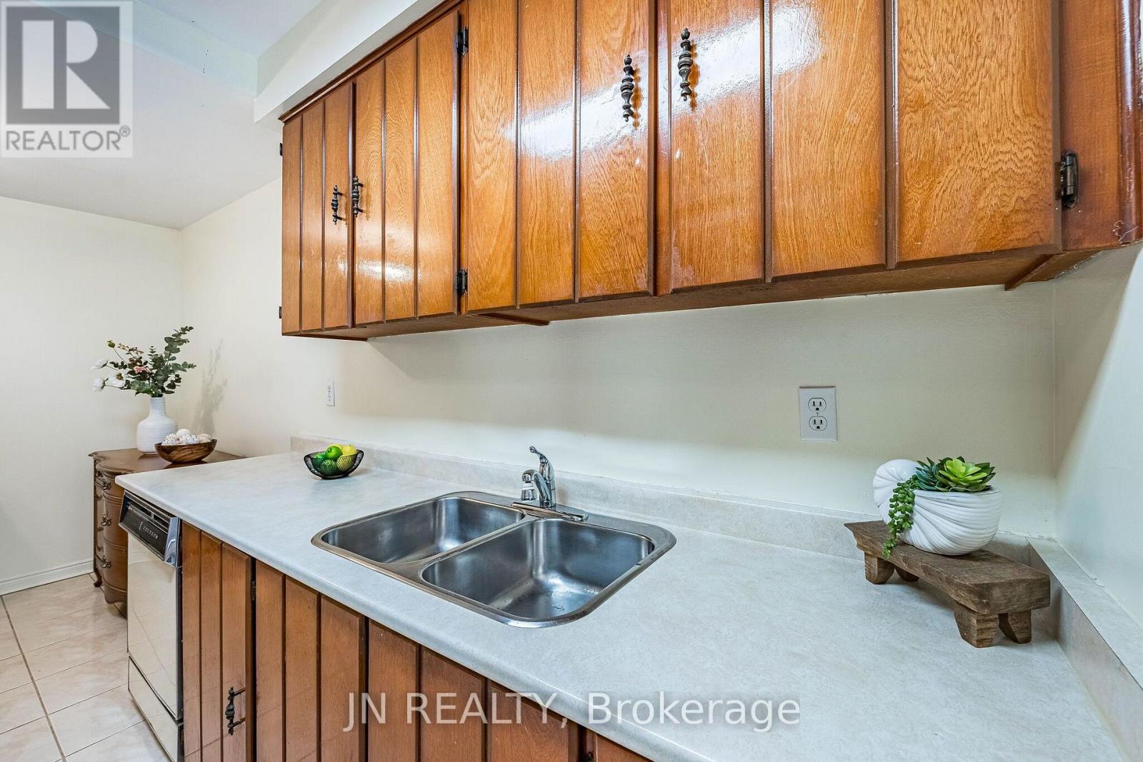 15 Gatwick Lane, Brampton, Ontario L6S 2E4 - Photo 20 - W13620350
