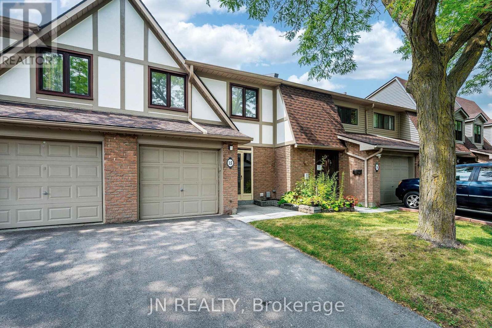 15 Gatwick Lane, Brampton, Ontario L6S 2E4 - Photo 3 - W13620350