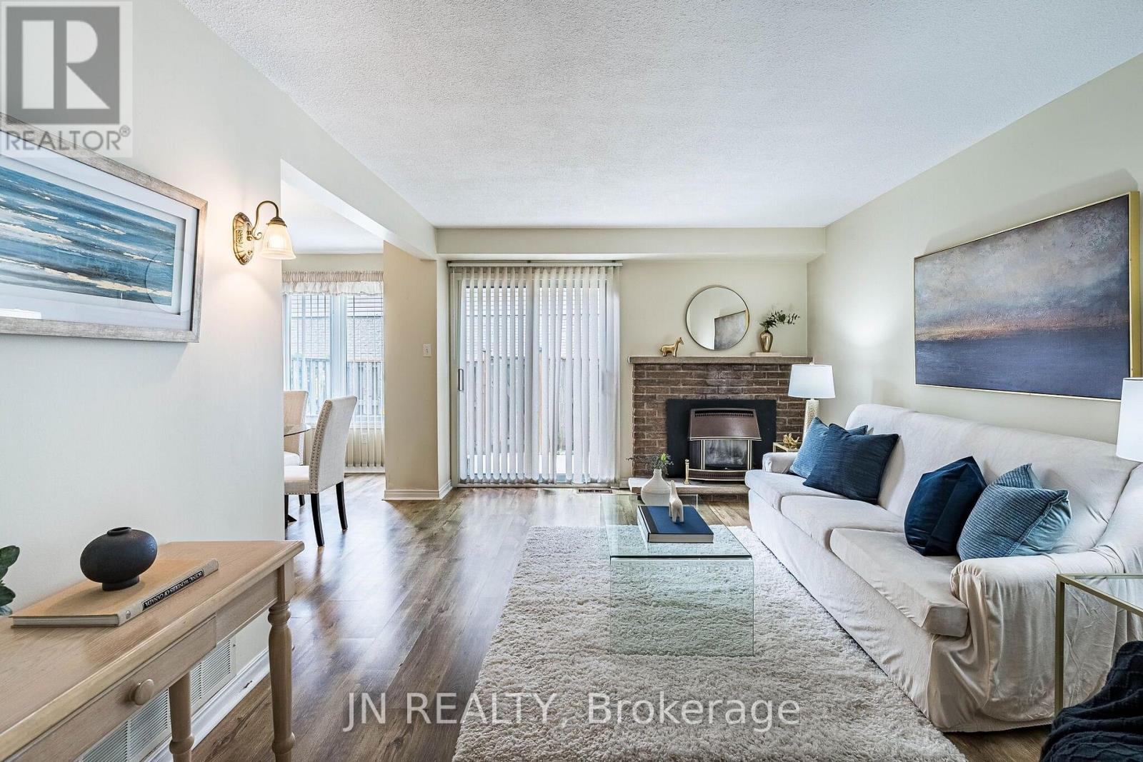 15 Gatwick Lane, Brampton, Ontario L6S 2E4 - Photo 4 - W13620350