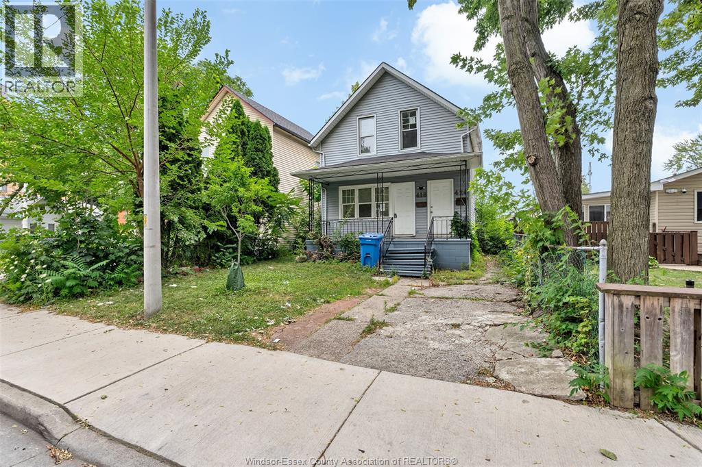 418 CARON AVENUE, Windsor, Ontario