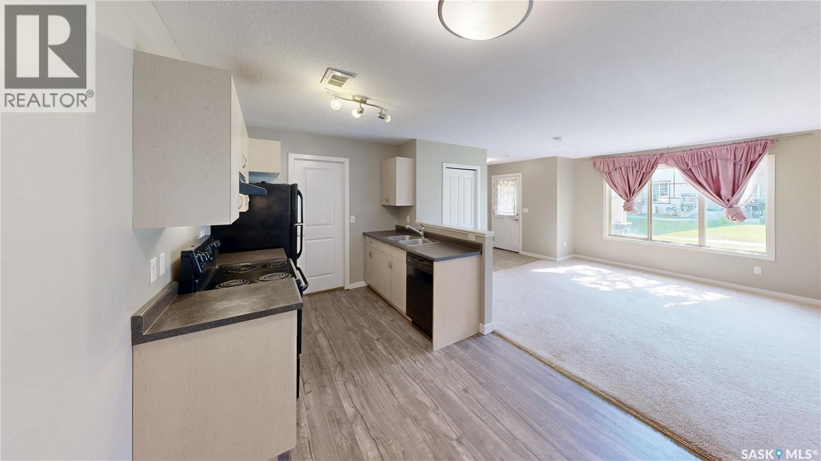 110 5055 James Hill Road, Regina, Saskatchewan  S4W 0B9 - Photo 7 - SK043969
